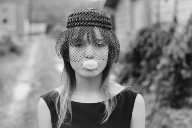 Mary Ellen Mark, Tiny Blowing a Bubble, Seattle, 1983